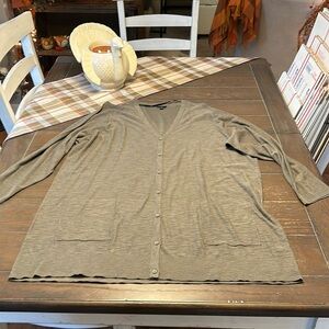 NWOT torrid V-neck button up cardigan. Size 4X. Army green.